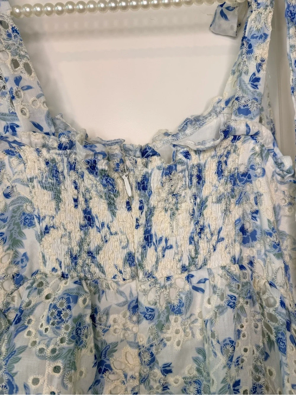 En Saison Claire Floral Print Eyelet MIDI Dress blue and white Large with Slit